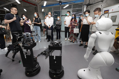 高质量发展调研行·实验室探秘 | 深圳市人工智能与机器人研究院 以开放心态构建技术产业生态 智能机器人的研发